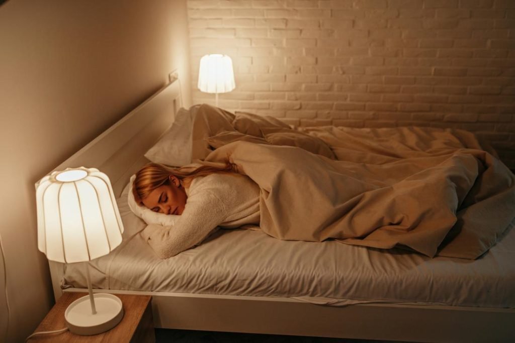 Doctors warn people who sleep in presence of light