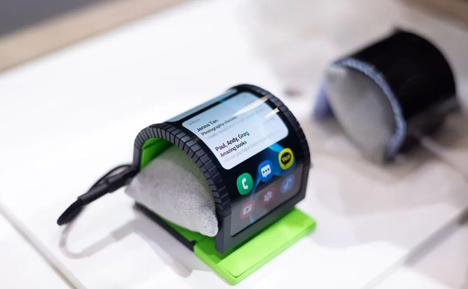 Samsung’s “Cling Band”: Imagine Your Smartphone on Your Wrist