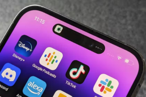 Apple Likely to Retain Dynamic Island on iPhone 18 Pro Models Amid Under-Display Face ID Challenges